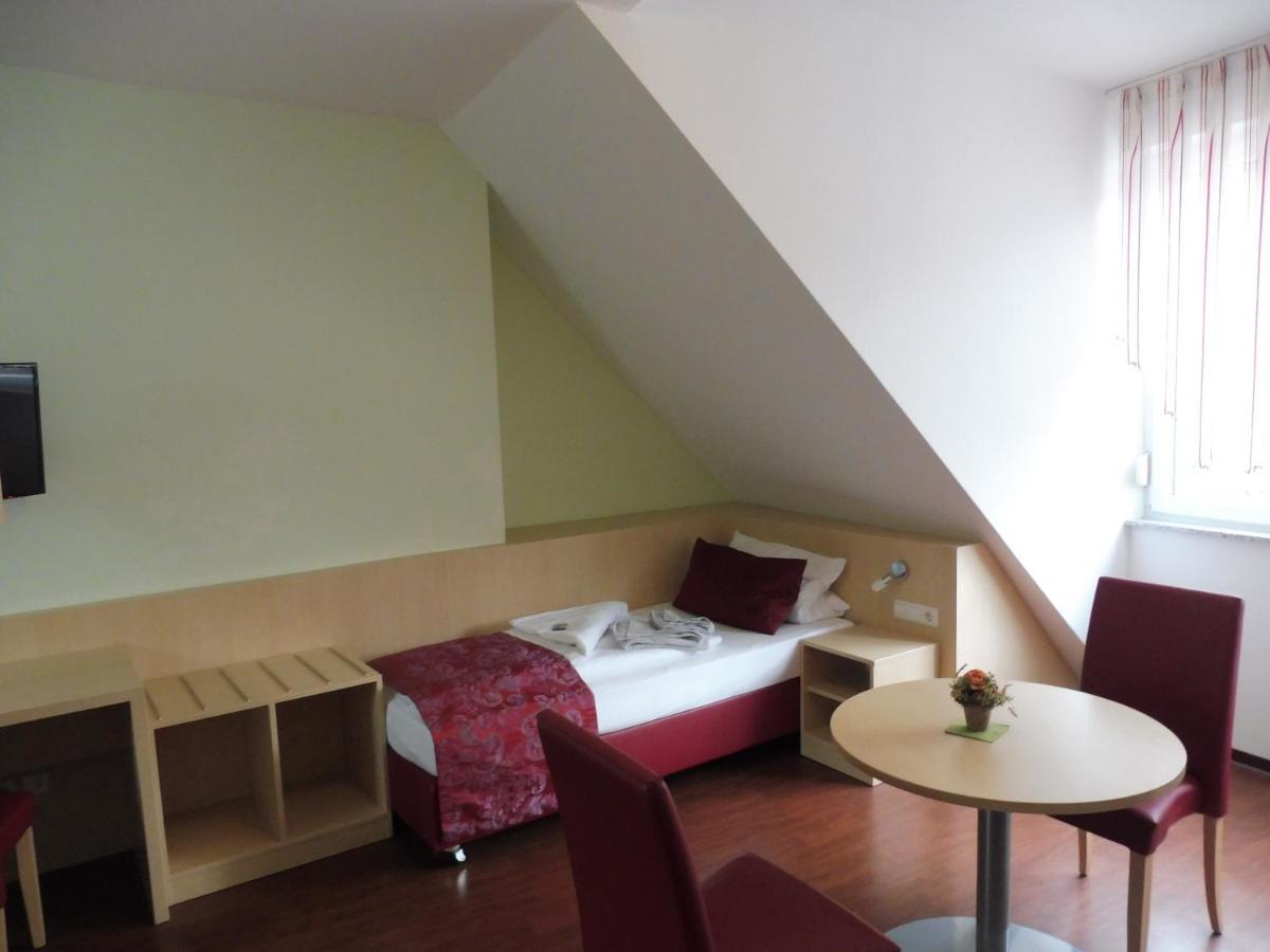 Hotel Gasthof Zum Engel - Gaestehaus Künzelsau المظهر الخارجي الصورة
